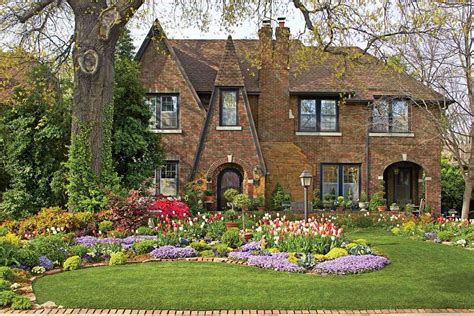 stilevittoriano coloniale tudor|tudor revival style.